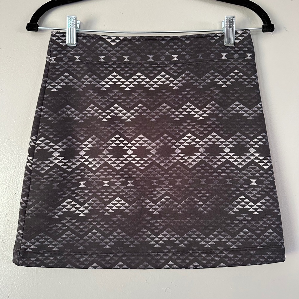 Athleta Black + Grey Diamond Checkered Fleece Lined Mini Skirt XS